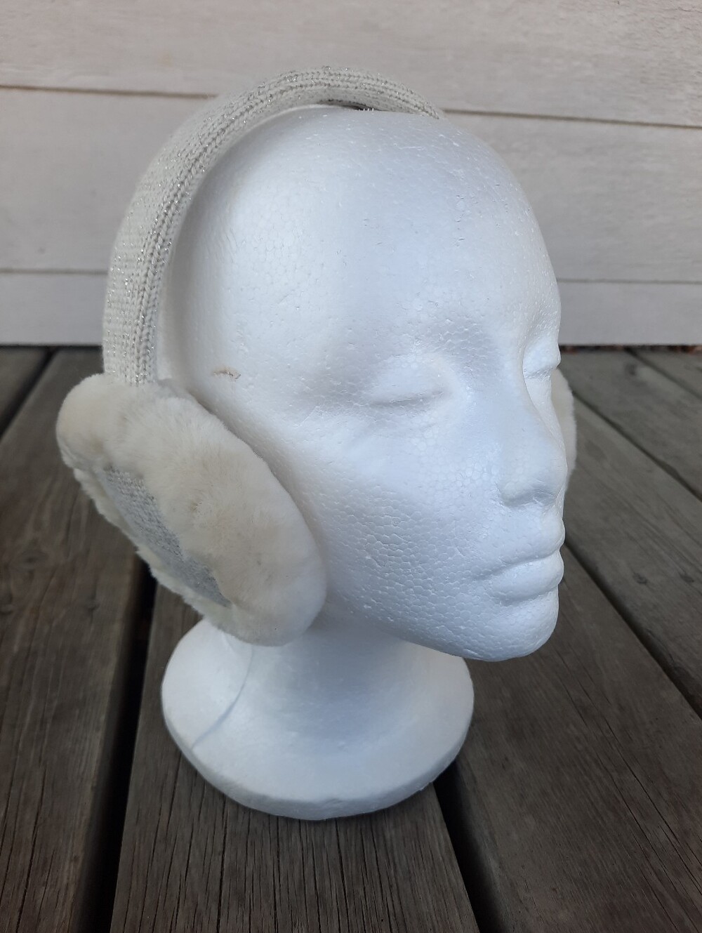 Ugg Classic Wired Earmuffs Over-Ear Headphones Chestnut Sheepskin W/ Box NO WIRE - Picture 6 of 15